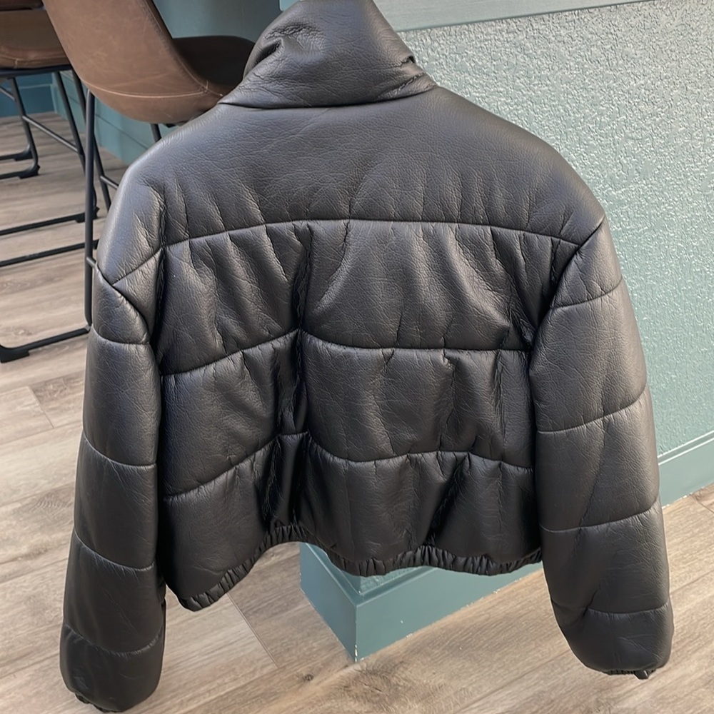 Guess winter jacket - Picture 2 of 4